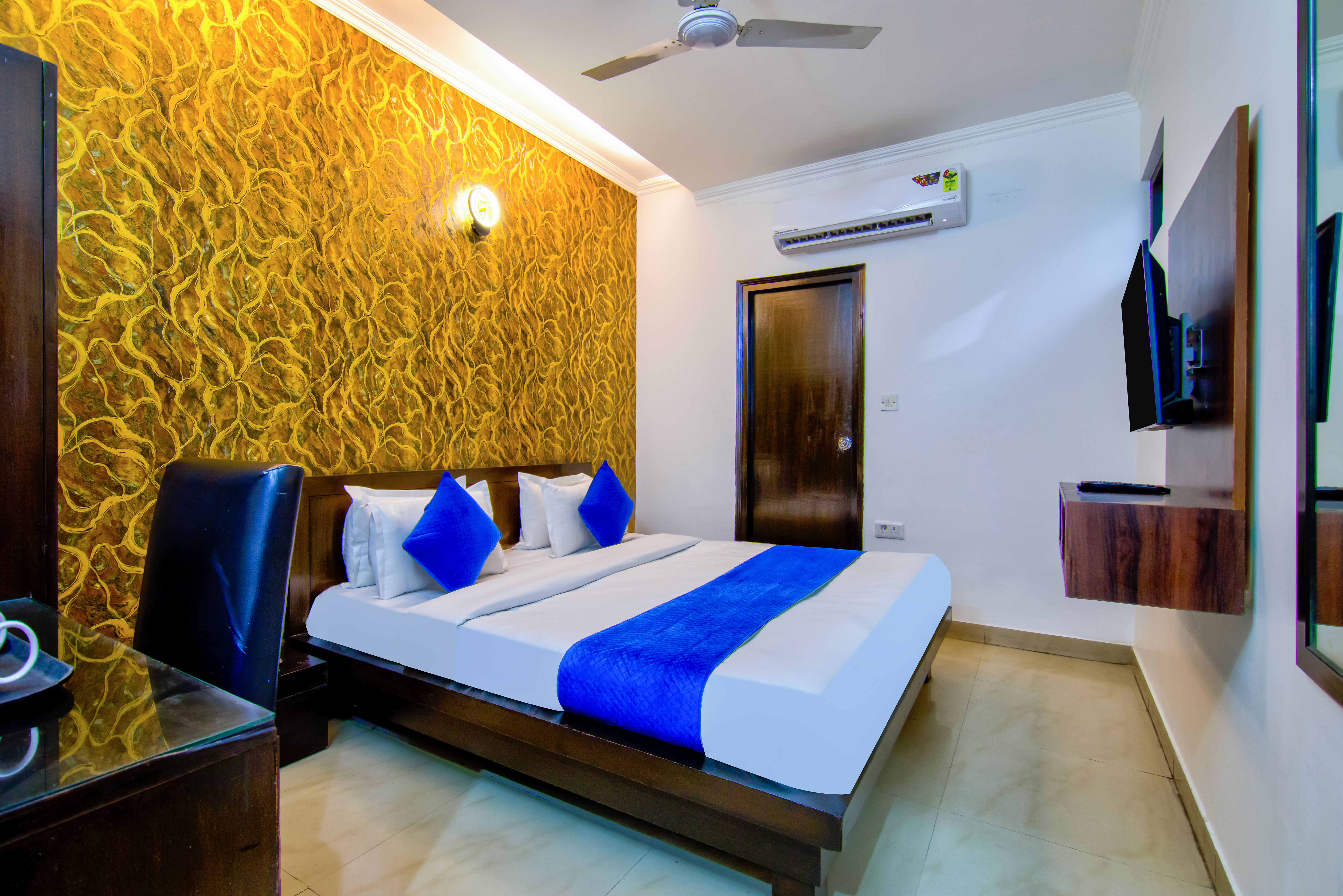 Deluxe-Rooms